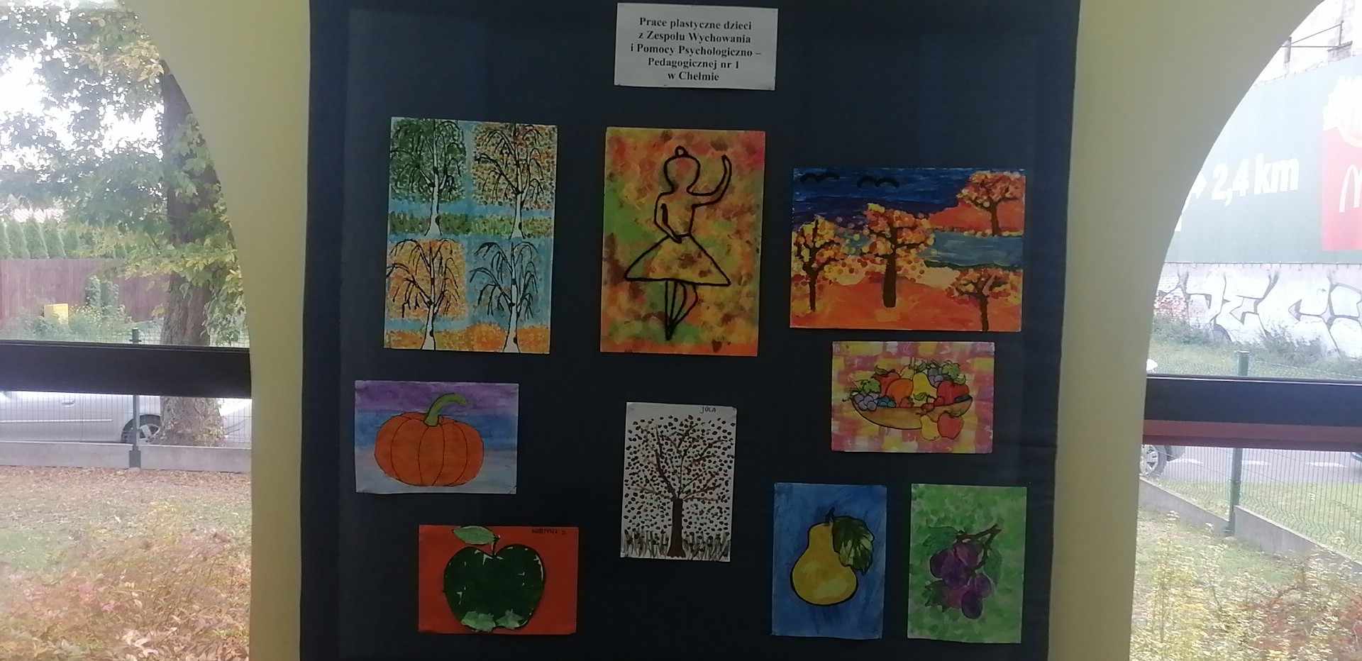 wystaw prac dzieci przedstawiająca jesień
