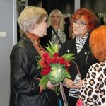 Uczestnicy wernisażu Oganesa Kazariana w Galerii Nova biblioteki