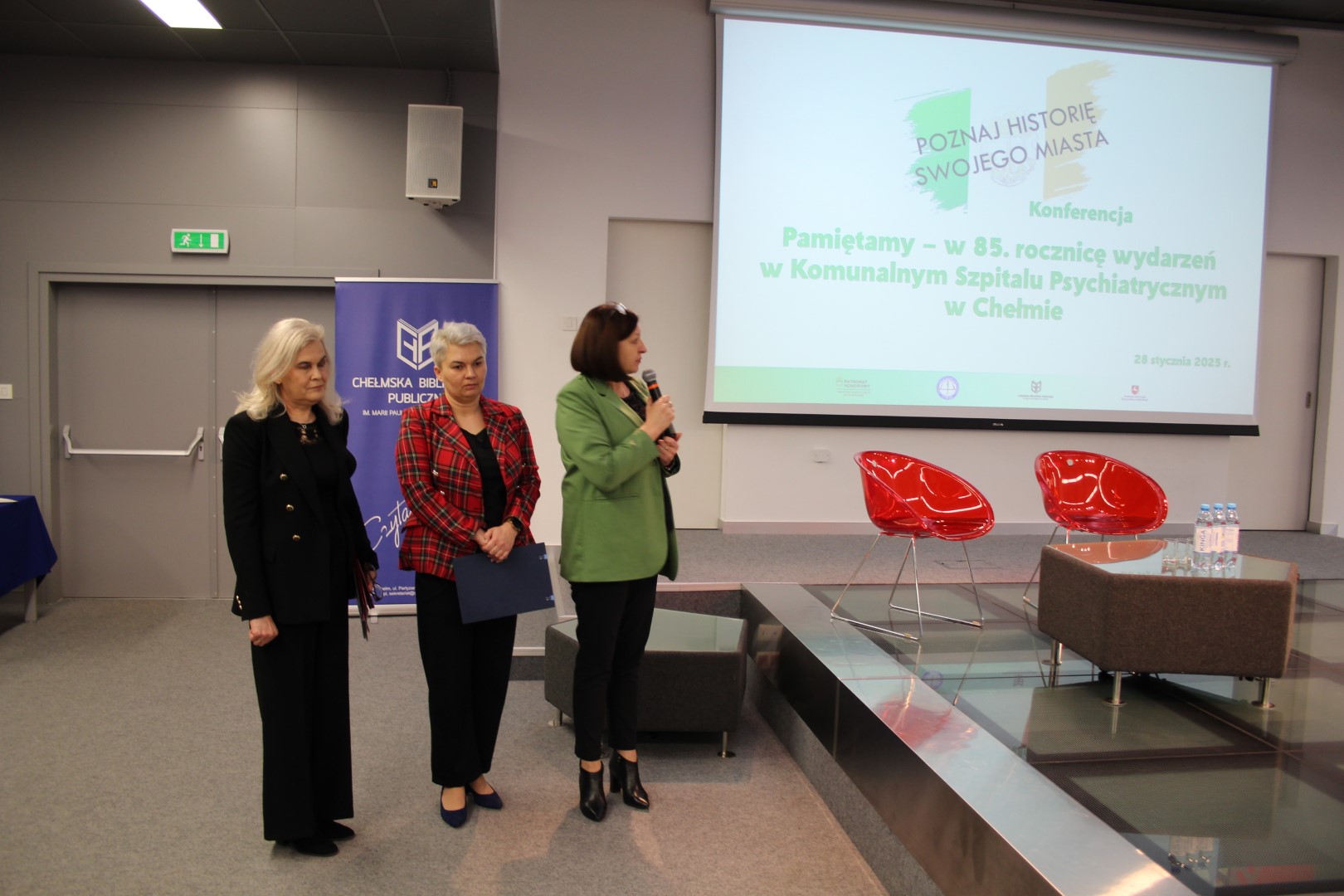 Uczestnicy konferencji o zagładzie szpitala psychiatrycznego w Chełmie