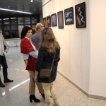 Uczestnicy wernisaż fotografii Agnieszki Bydlińskiej