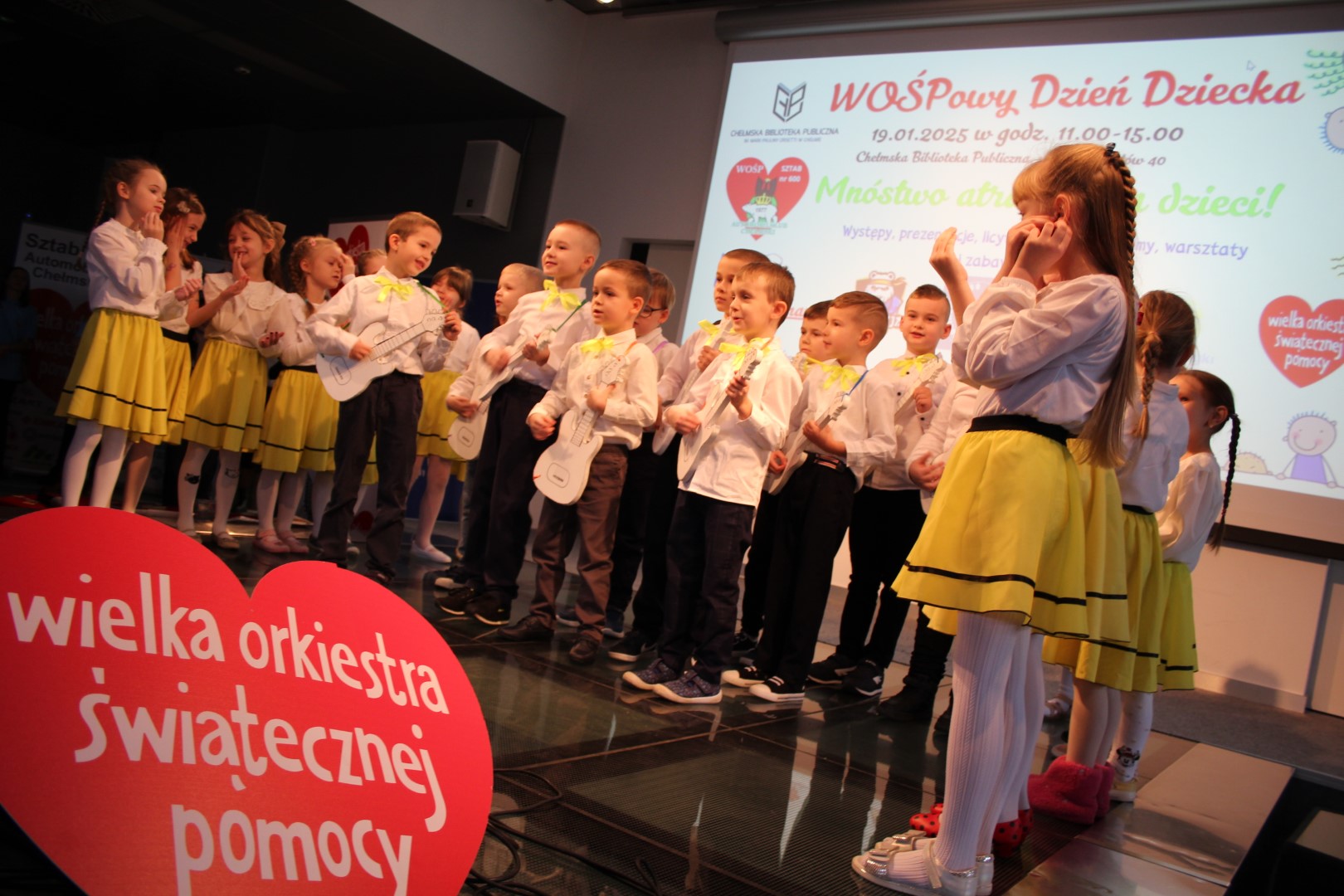 Uczestnicy WOŚP-owego Dnia Dziecka