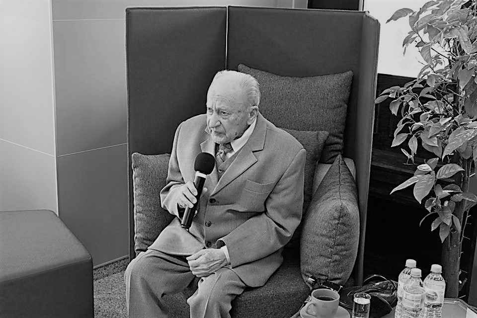 Ś. p. Longin Jan Okoń