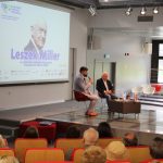 Spotkanie z Leszkiem Millerem w sali widowiskowej biblioteki