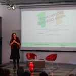 Dyrektor zapraszająca na spotkanie z Wojciechem Hetmanem