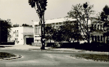 Budynek Wojewódzkiego Domu Kultury w Chełmie, w którym wieloletnią siedzibę miała m. in. biblioteka.